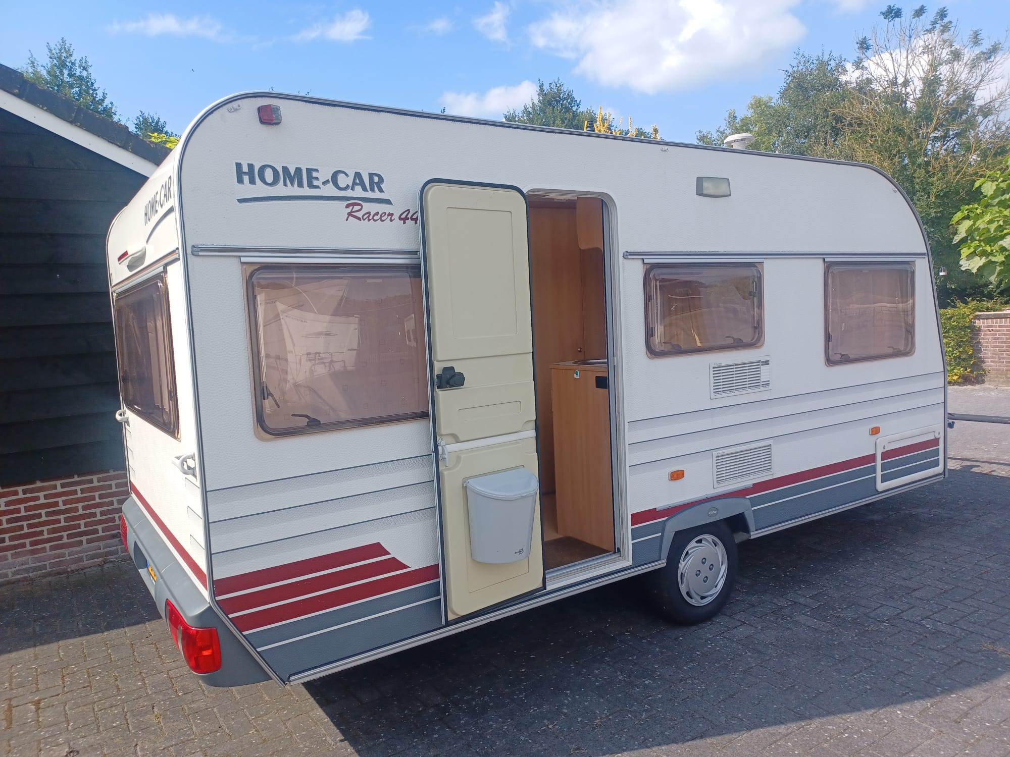 WhatsApp Image 2025-10-08 at 21.00.33